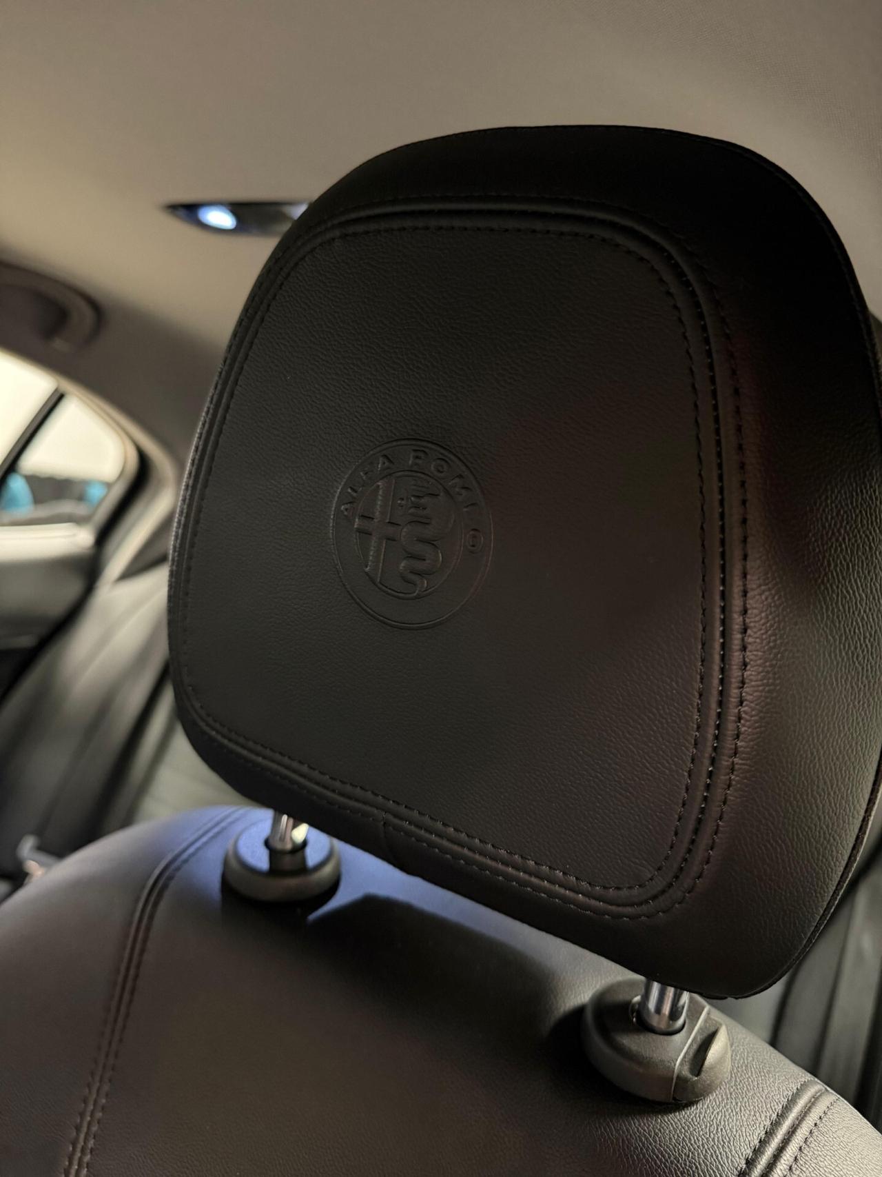 Alfa Romeo Giulia 2.2 Turbodiesel 180 CV AT8 Business Sport Launch Ed.