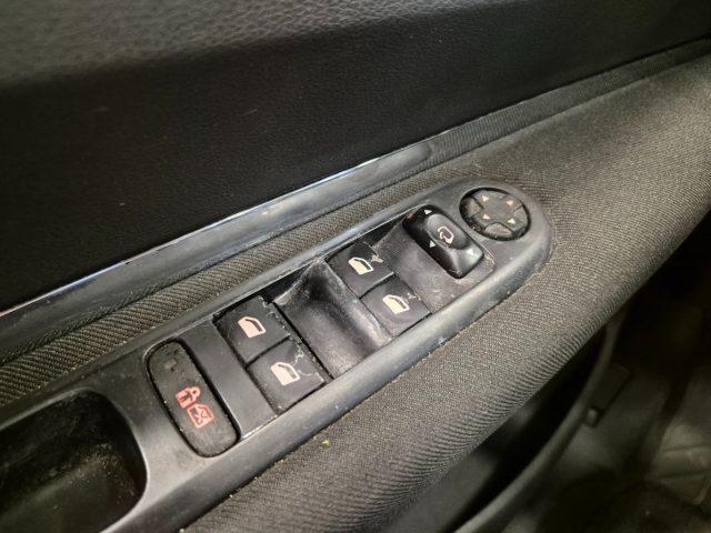 PEUGEOT 5008 2.0 HDi 150CV 5 posti - Bluetooth - Sens. Post.