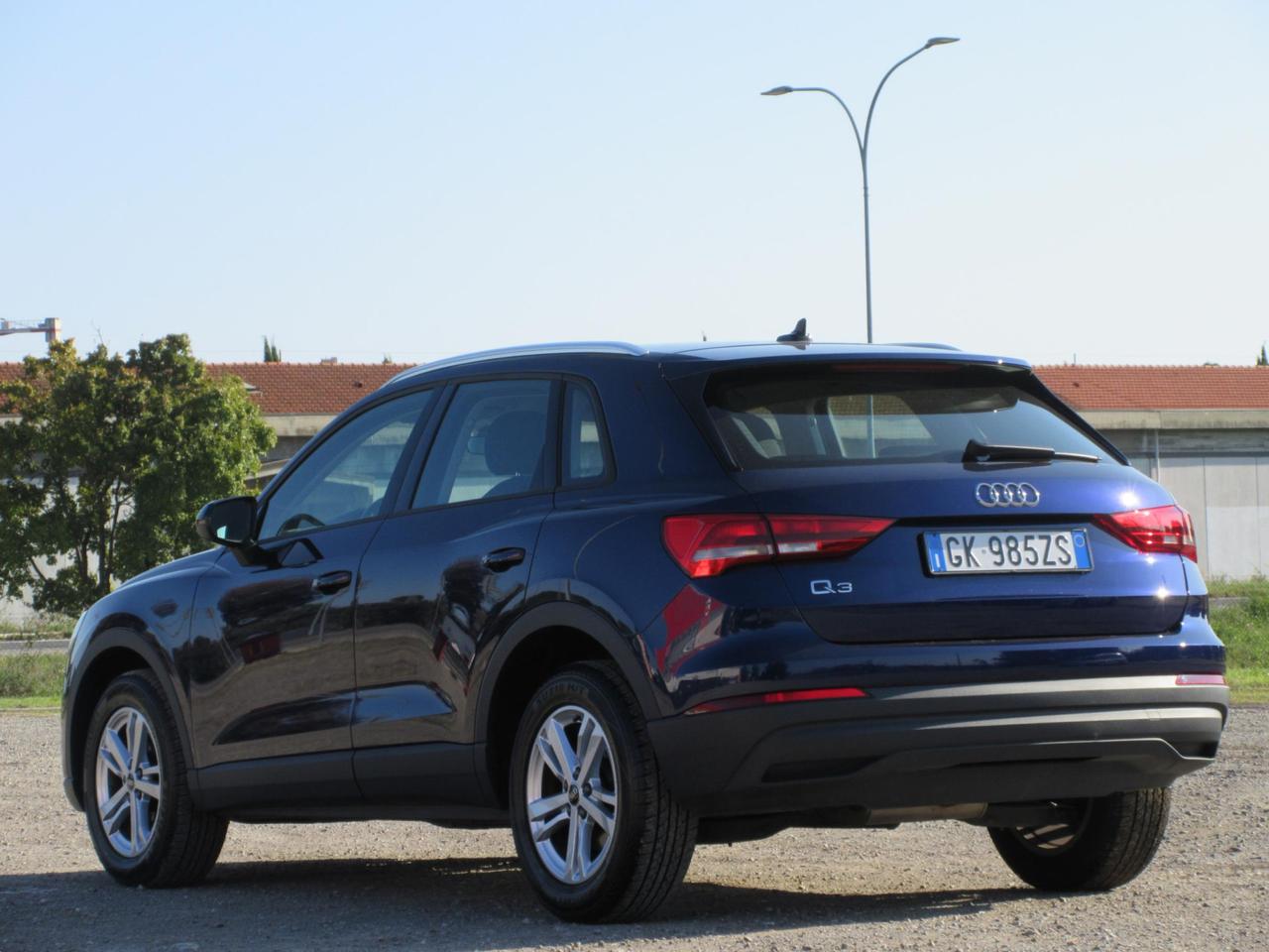 Audi Q3 35 2.0 tdi s-tronic