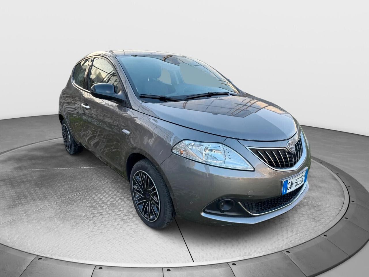 Lancia Ypsilon 1.0cc 70cv Hybrid Silver Plus