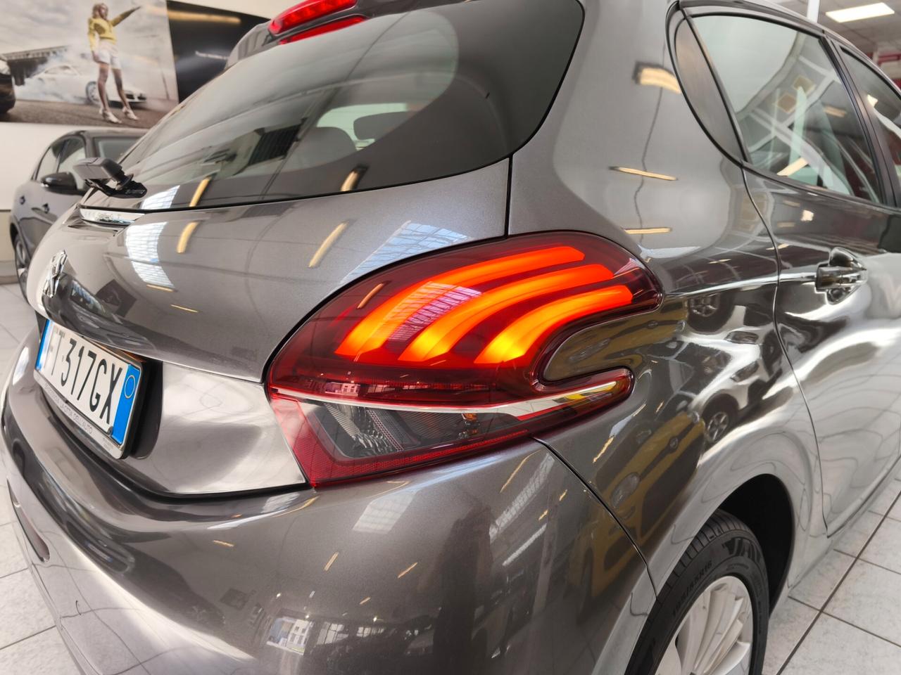 Peugeot 208 PureTech 82 5p. GPL Active