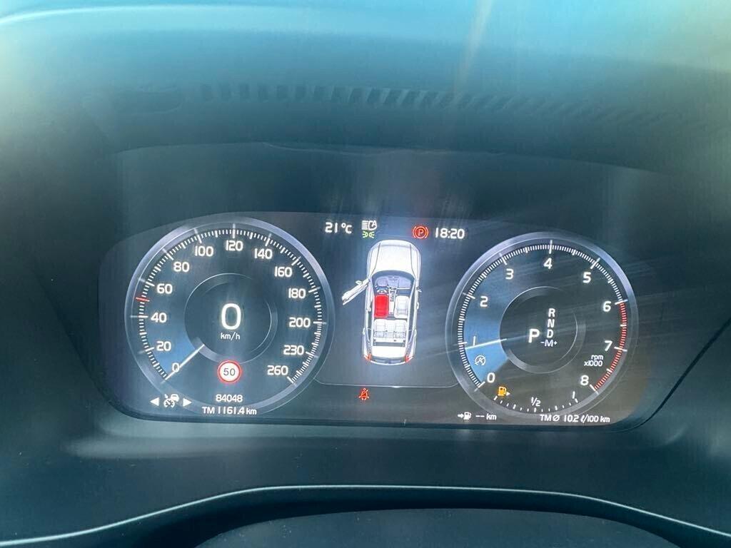 Volvo XC40 T5 AWD Geartronic R-design 84000km benzina