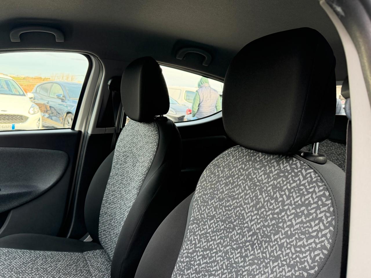 Lancia Ypsilon 1.2 69 cv. ELEFANTINO BLU