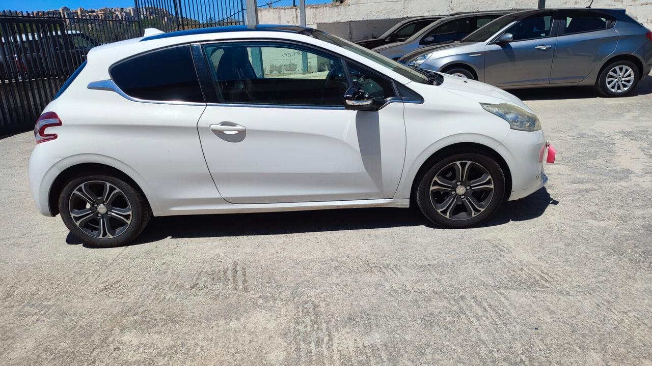 Peugeot 208 1.4 HDi TETTO PANORAMICO