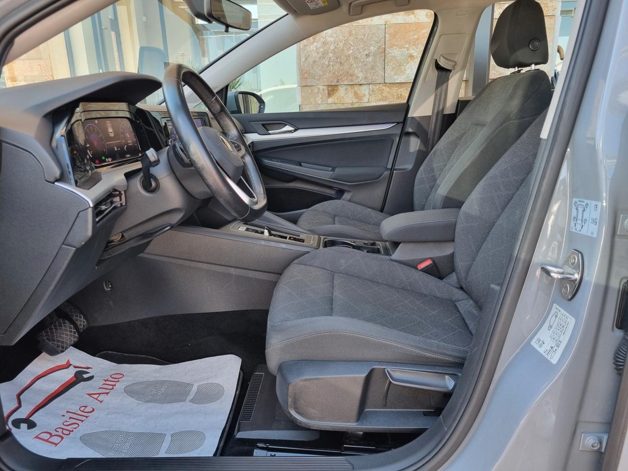 Volkswagen Golf VIII 1.0 etsi evo Life 110cv dsg