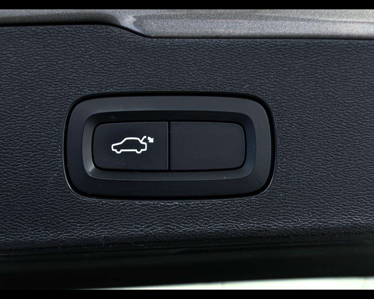 VOLVO V60 (2018-->) - V60 D4 Geartronic Inscription