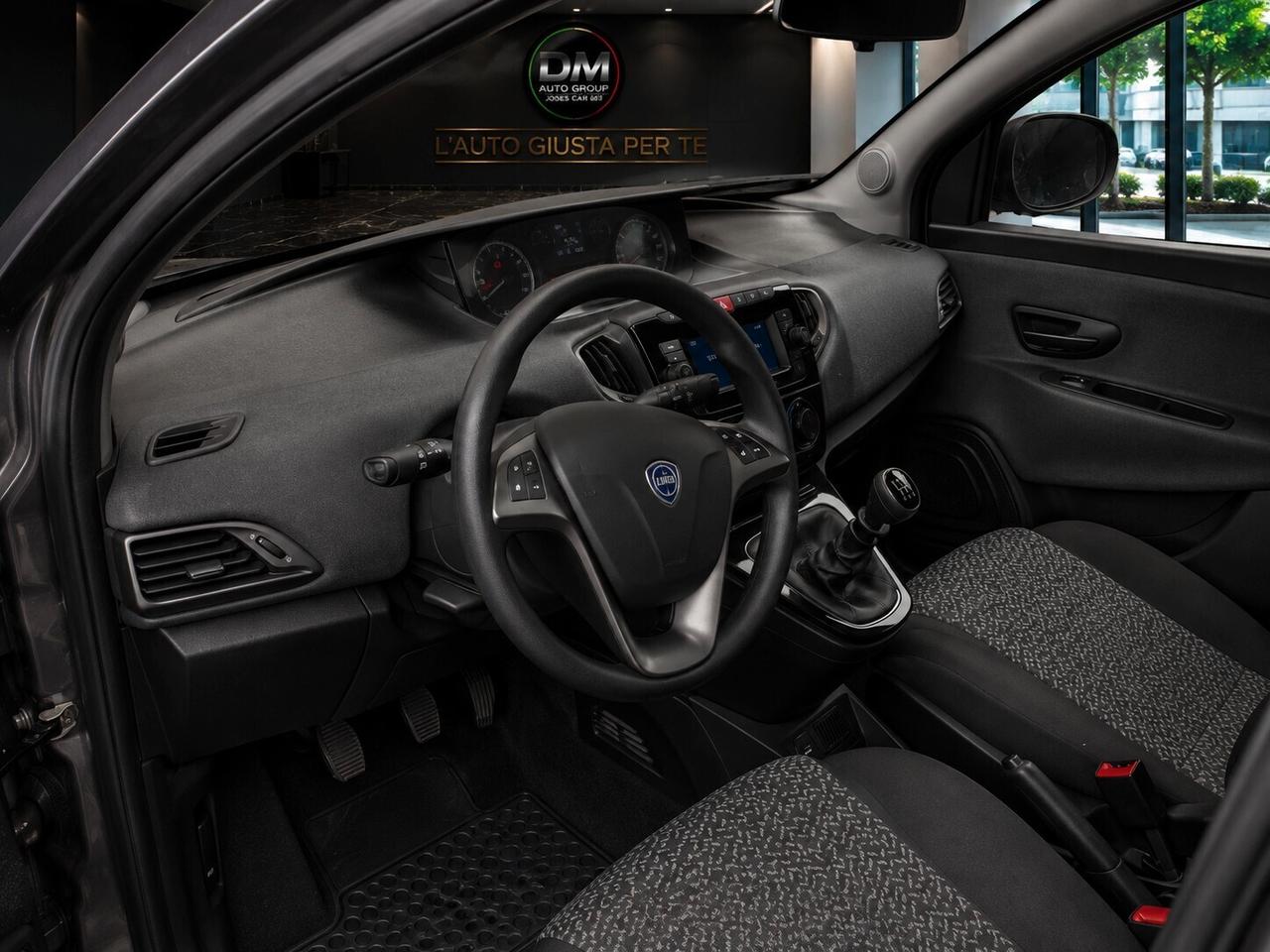 Lancia Ypsilon 1.0 FireFly 5 porte S&S Hybrid Silver Plus