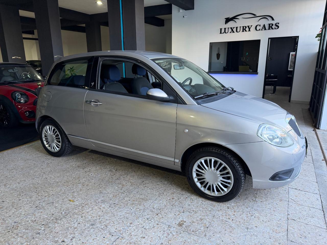Lancia Ypsilon 1.3 MJT 75 CV Neopatentati