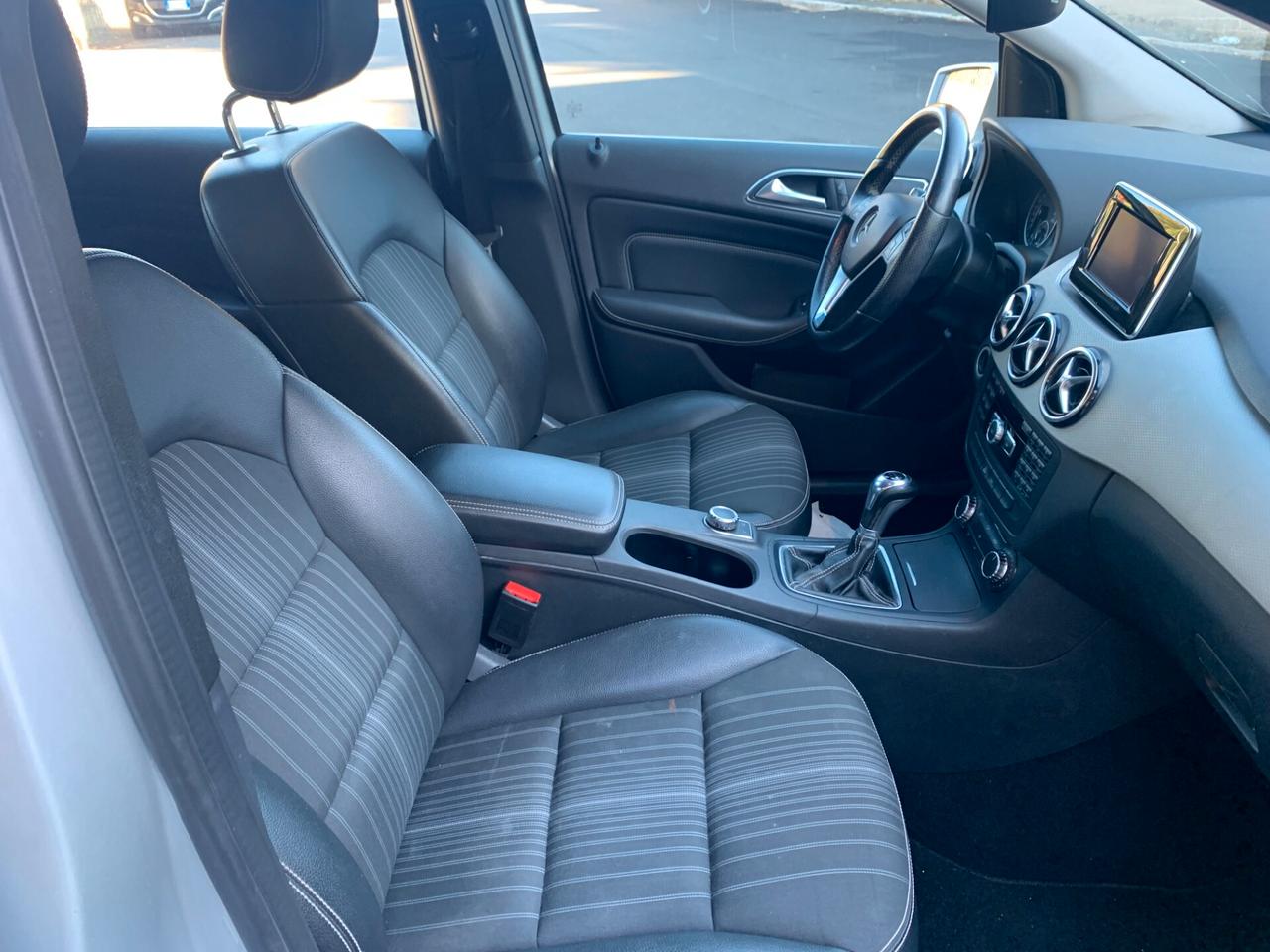 Mercedes-benz B 200 CDI Premium 2014 KM121000