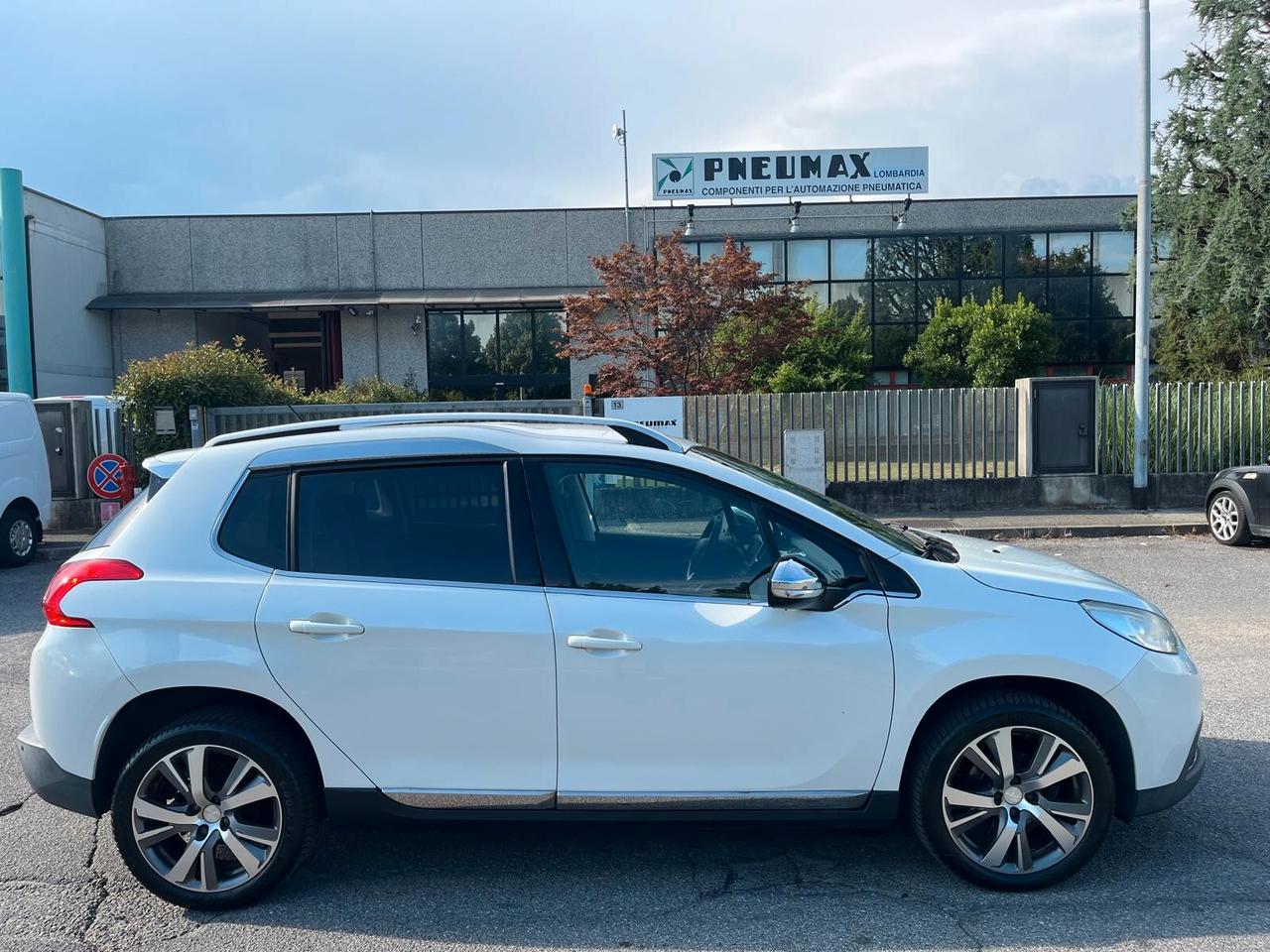 Peugeot 2008 1.6 e-HDi 92 CV **GANCIO TRAINO**