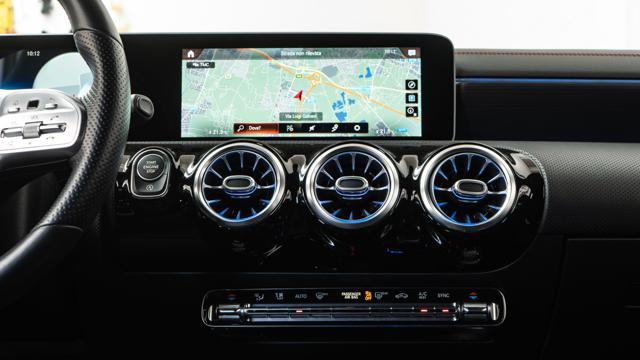 MERCEDES-BENZ CLA 200 d Shooting Brake Premium UNIPRO