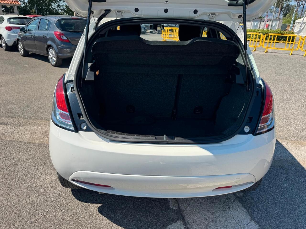 Lancia Ypsilon 1.2 BENZINA 69CV SILVER 2016