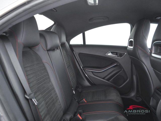 MERCEDES-BENZ CLA 200 d 4Matic Automatic Premium Dark Night