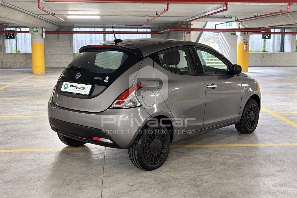LANCIA Ypsilon 1.0 FireFly 5 porte S&S Hybrid Silver