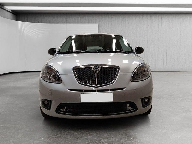 Lancia Ypsilon 1.2 8v Unyca