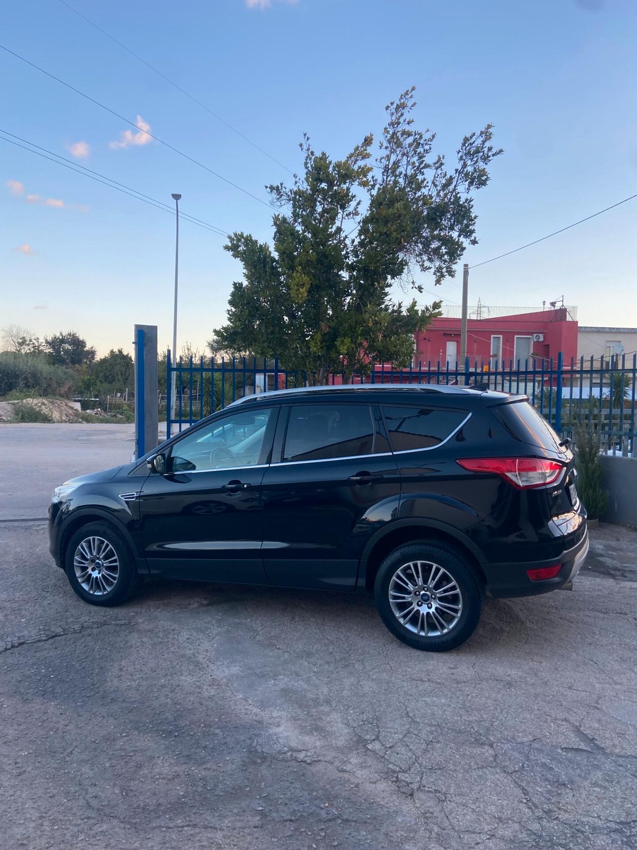 Ford Kuga 2.0 TDCI 4WD Titanium CAMBIO AUTOMATICO NUOVO