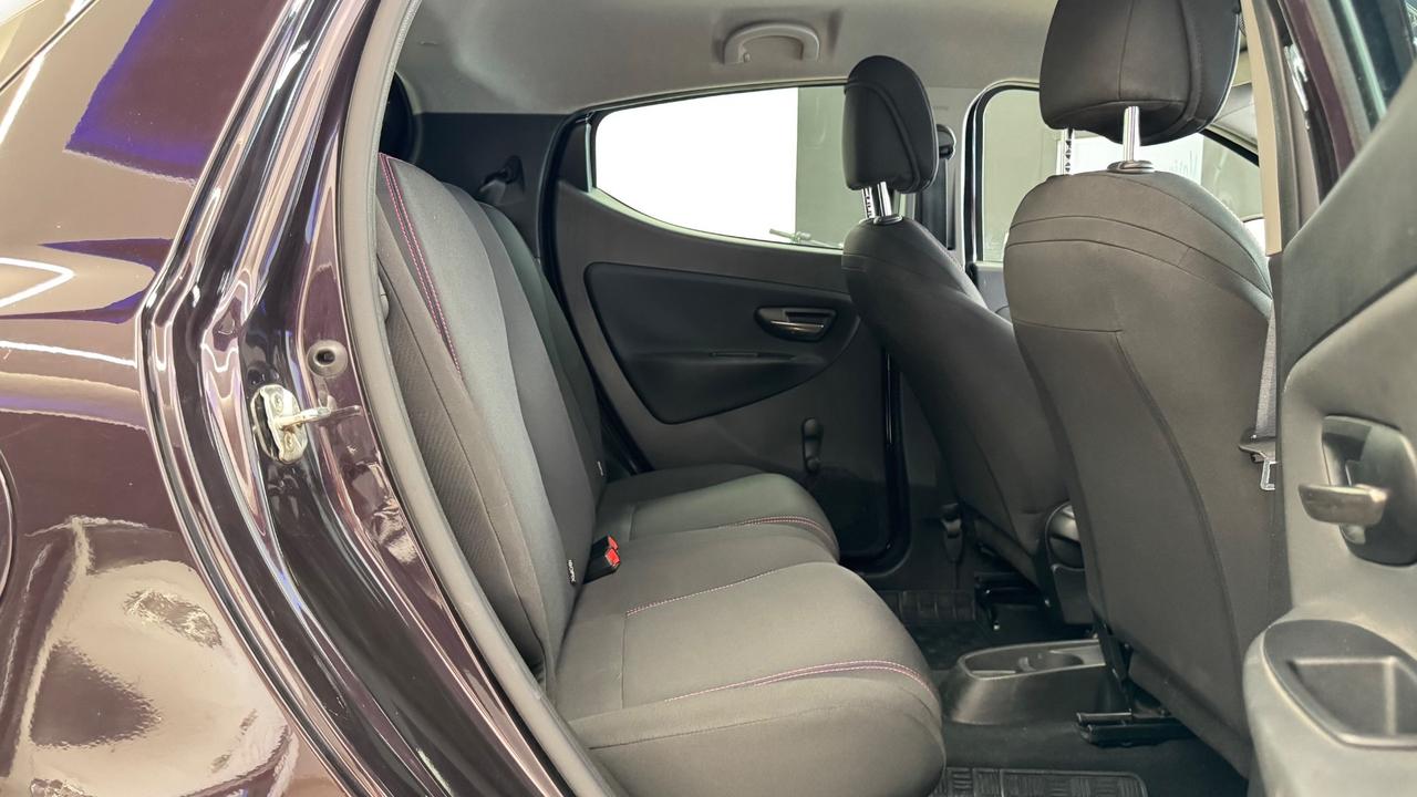 Lancia Ypsilon 0.9 TwinAir 85 CV 5 porte Metano Ecochic Elefantino