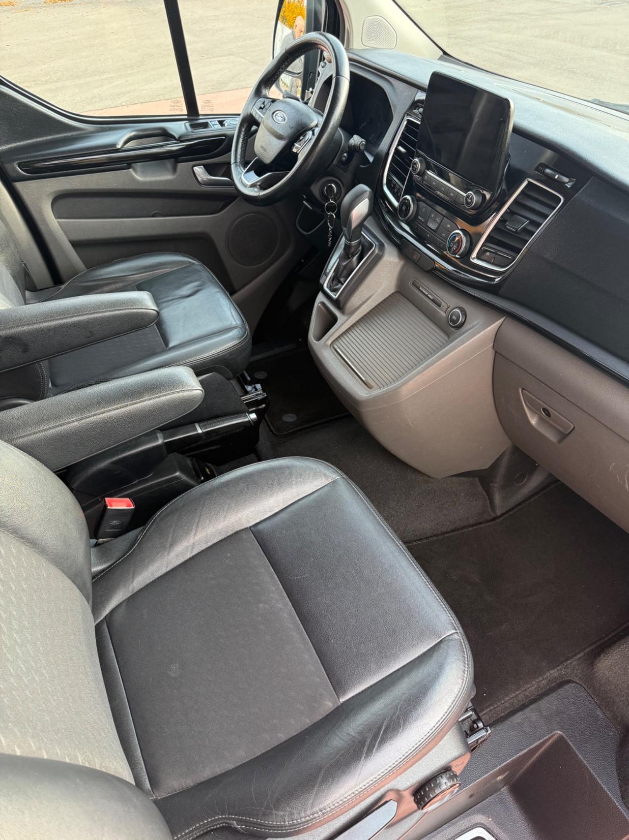 Ford Tourneo Custom 320 2.0 TDCi 185CV PC Sport