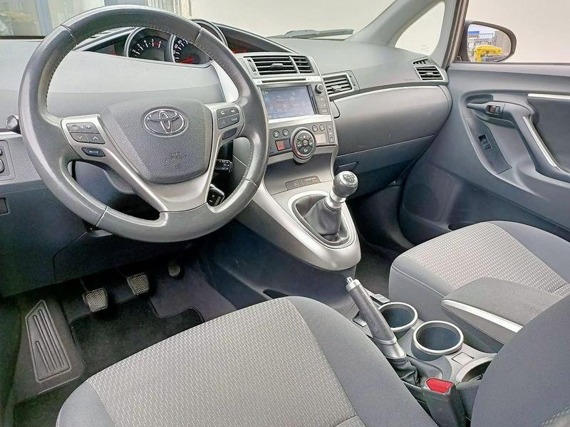 Toyota Verso 1.6 d-4d Active 7p.ti mt 1.6 D-4D Active 7 posti