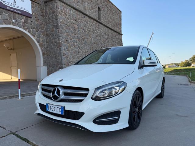MERCEDES-BENZ B 180 SPORT+NAVI+LED+RCAM+PELLE-TEX+CRUISE+17BLACK
