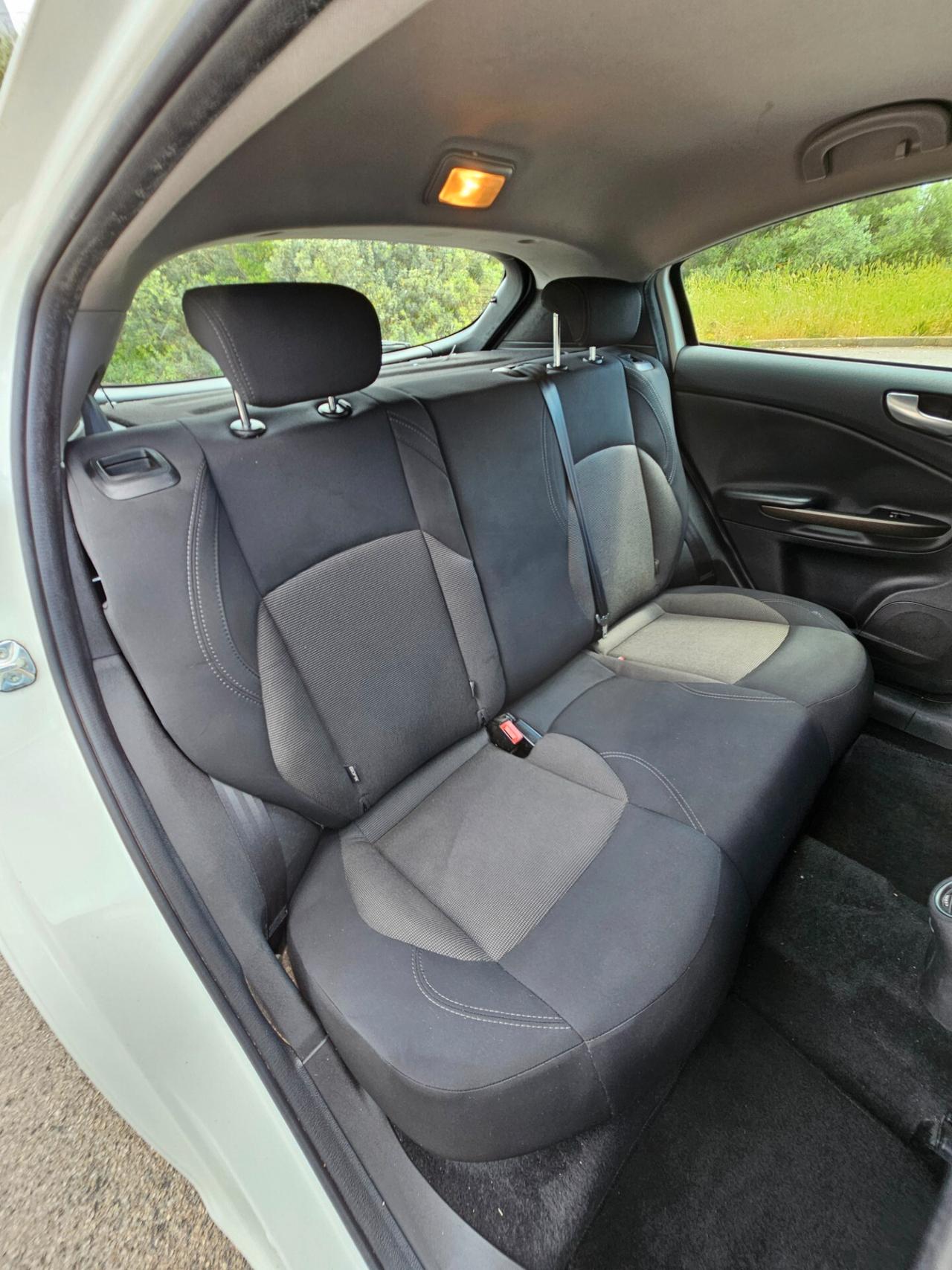 Alfa Romeo Giulietta 1.6 JTDm-2 120 CV Exclusive