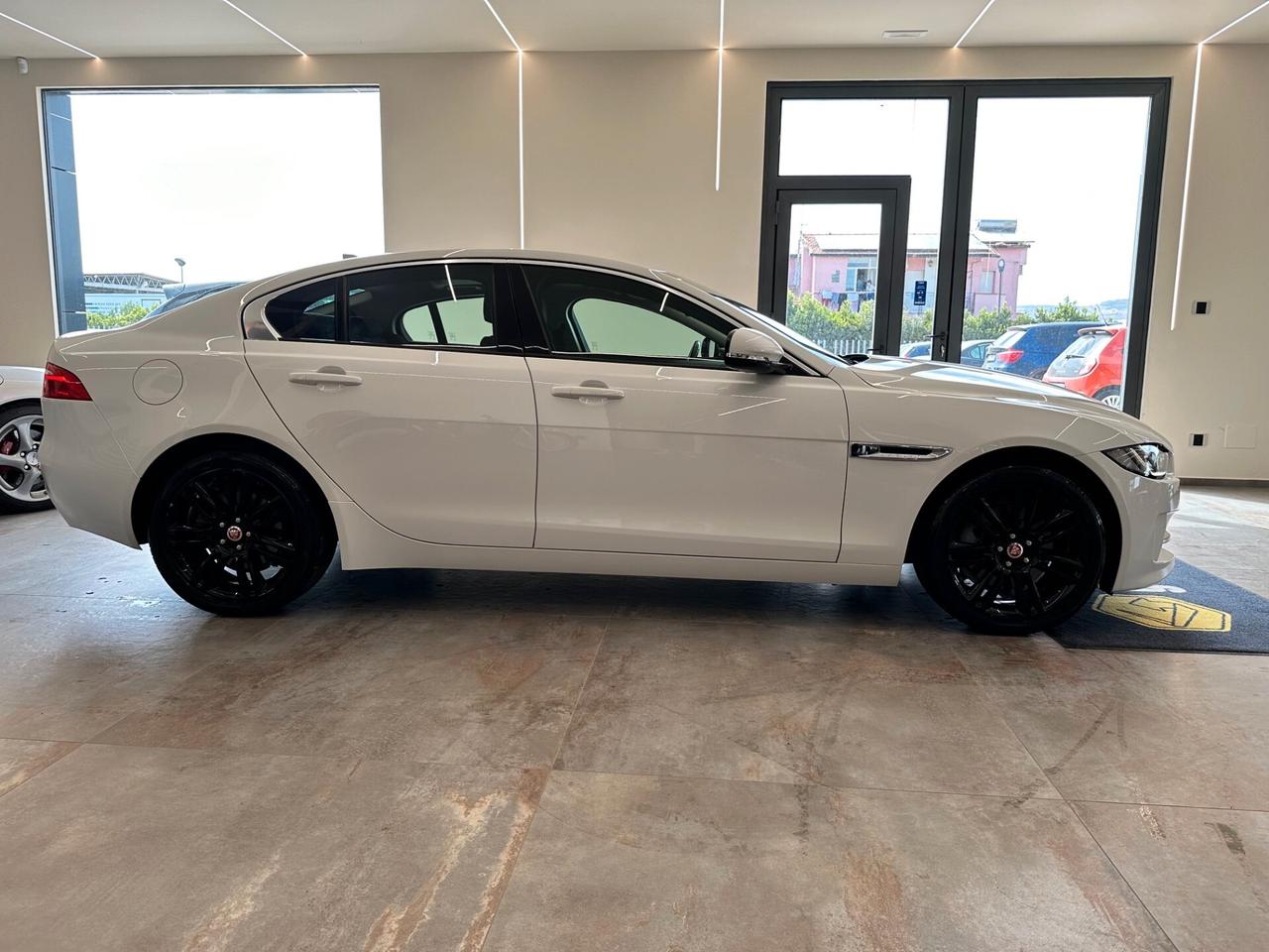 Jaguar XE 2.0d 180 CV R Sport 52500 KM 2016