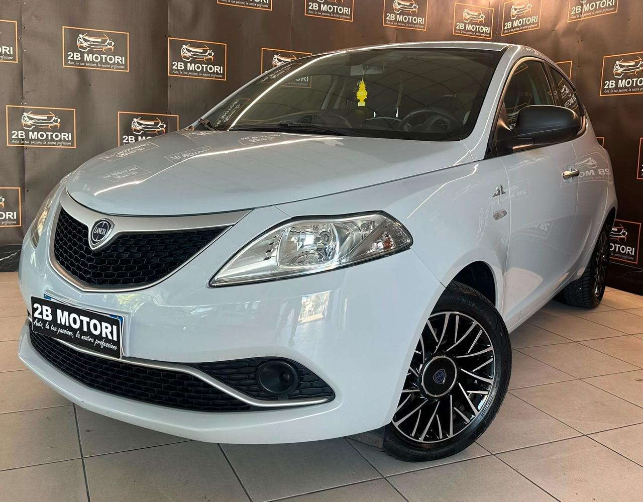 Lancia Ypsilon 1.2 69 CV 5 porte GPL Ecochic Gold