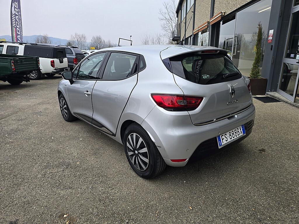 Renault Clio dCi 90 CV 5 Moschino Intens