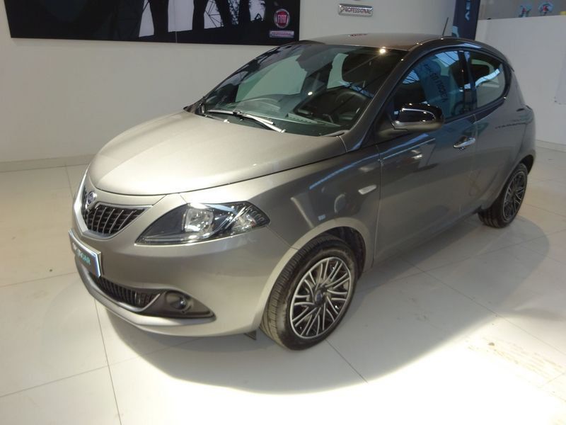 Lancia Ypsilon 1.0 FireFly 5 porte S&amp;S Hybrid Gold