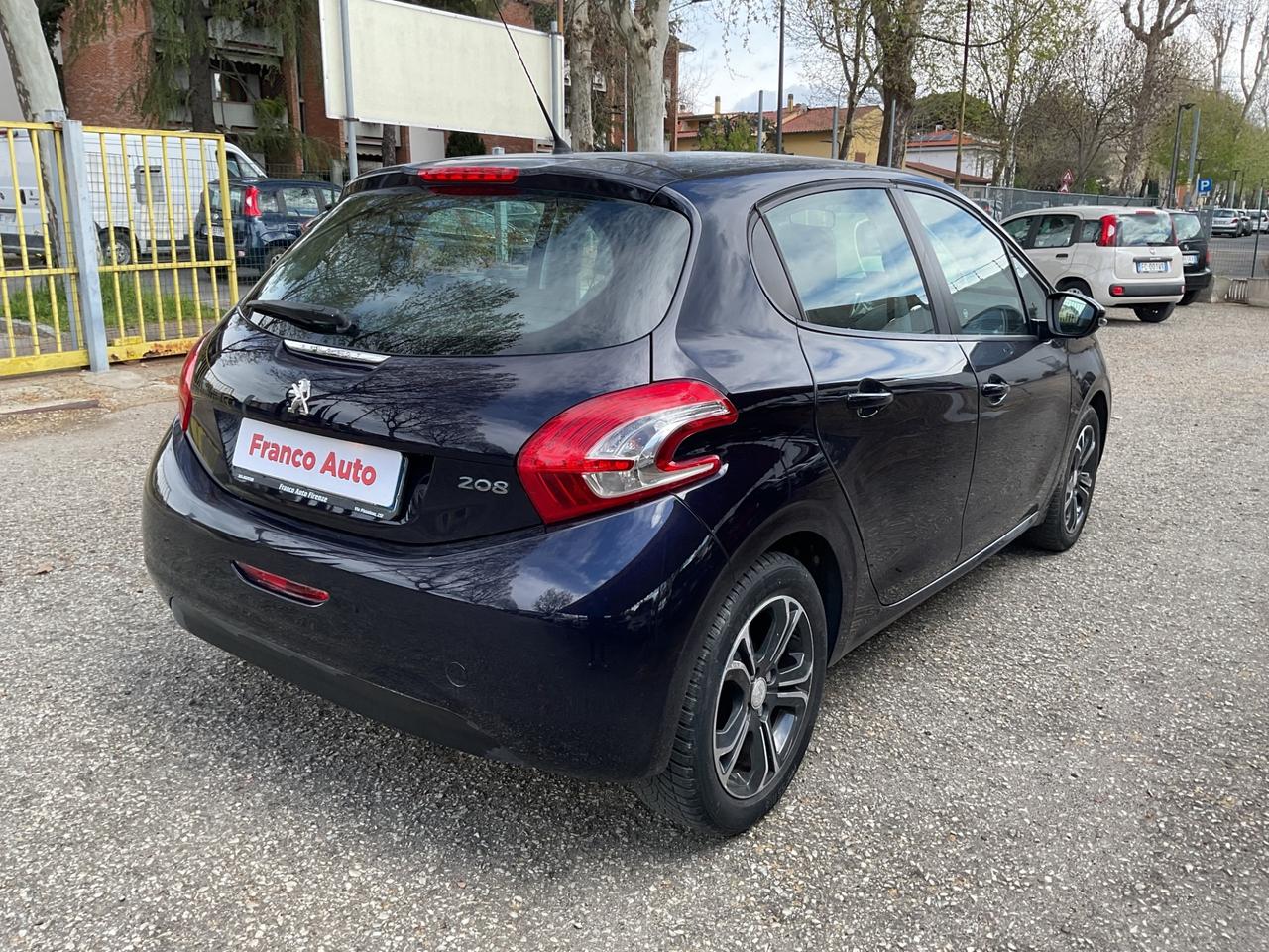 Peugeot 208 1.4 HDi 68 CV 5 porte Allure OK NEOPATENTATI