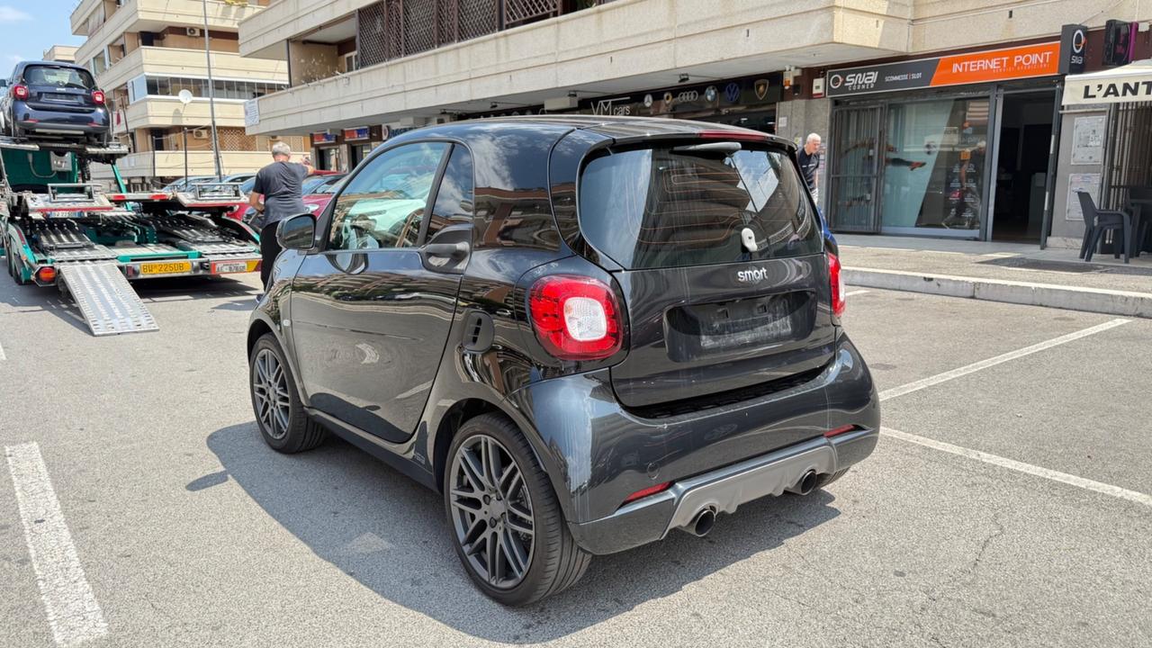 Smart ForTwo BRABUS 0.9 Turbo twinamic parisblue Xclusive LED NAVI KAMERA JBL PACK SPORT PDC PELLE INTROVABILE