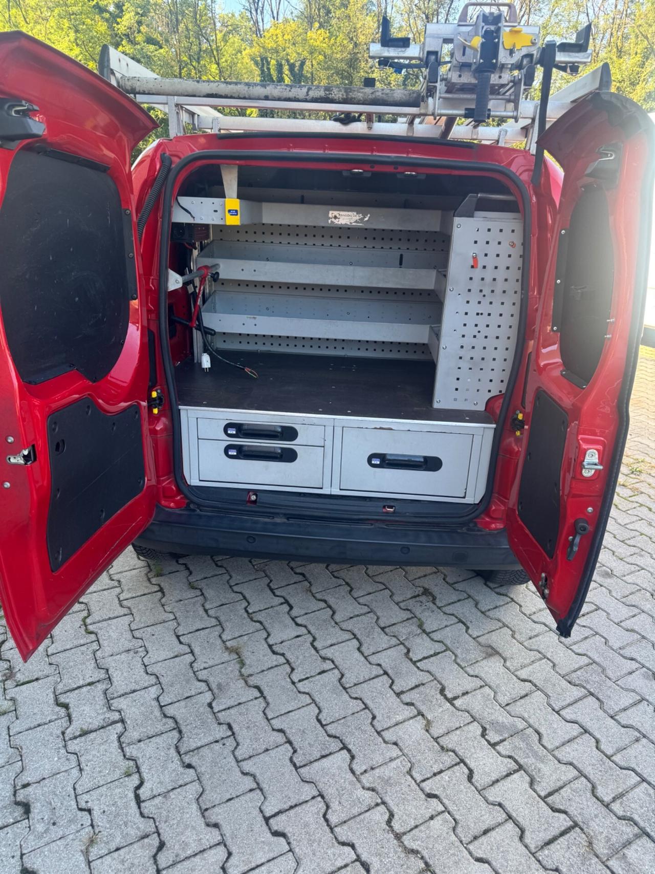 Fiat Fiorino 1.3 MJT 95CV Combi Semivetrato