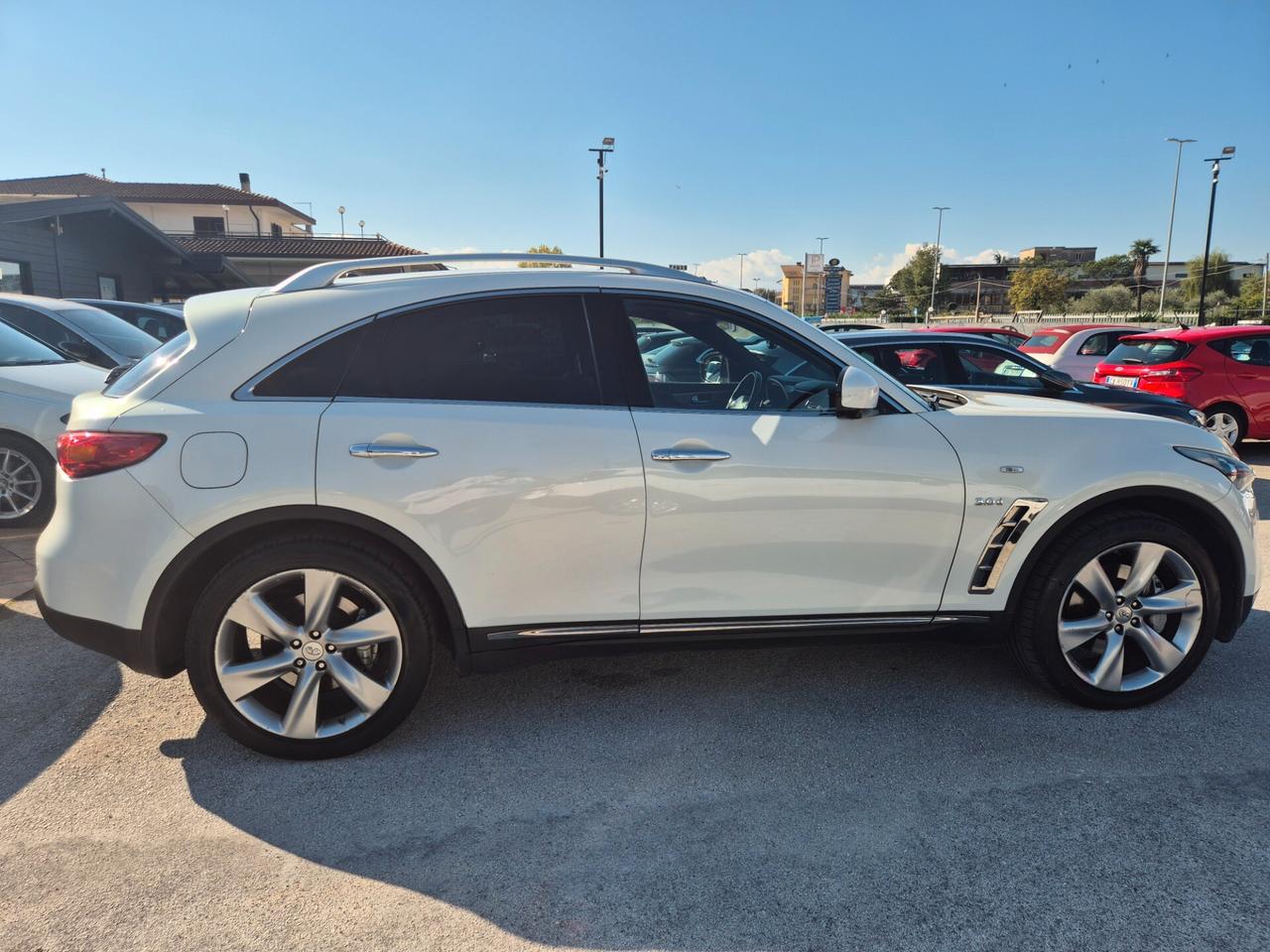 Infiniti QX70 3.0 diesel V6 AT S Premium