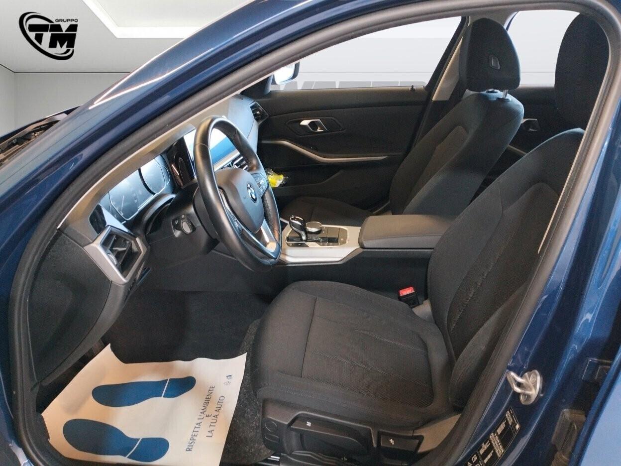 BMW 320 d Touring mhev 48V xdrive Business Advantage auto