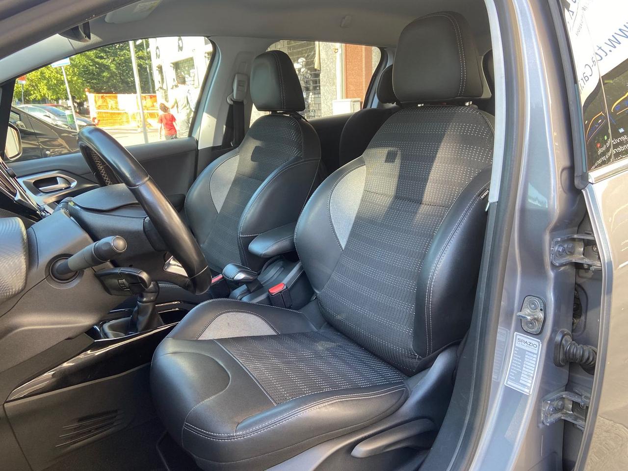 Peugeot 2008 Allure 1.5 Blue HDI 100 #11323