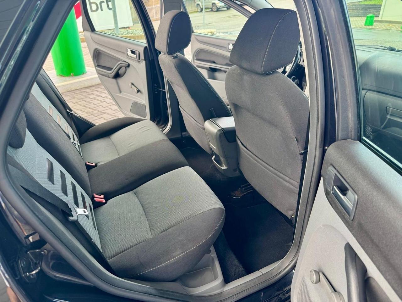 Ford Focus 1.6 TDCi titanium ok neopatentati 5porte Berlina