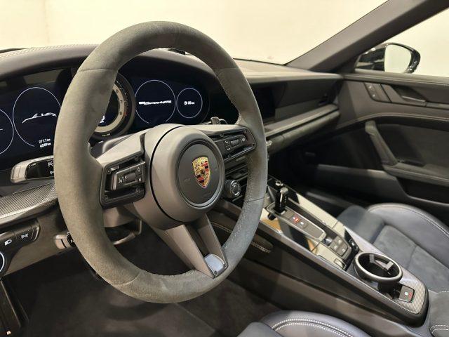 PORSCHE 992 Carrera 911 4 GTS Cabriolet