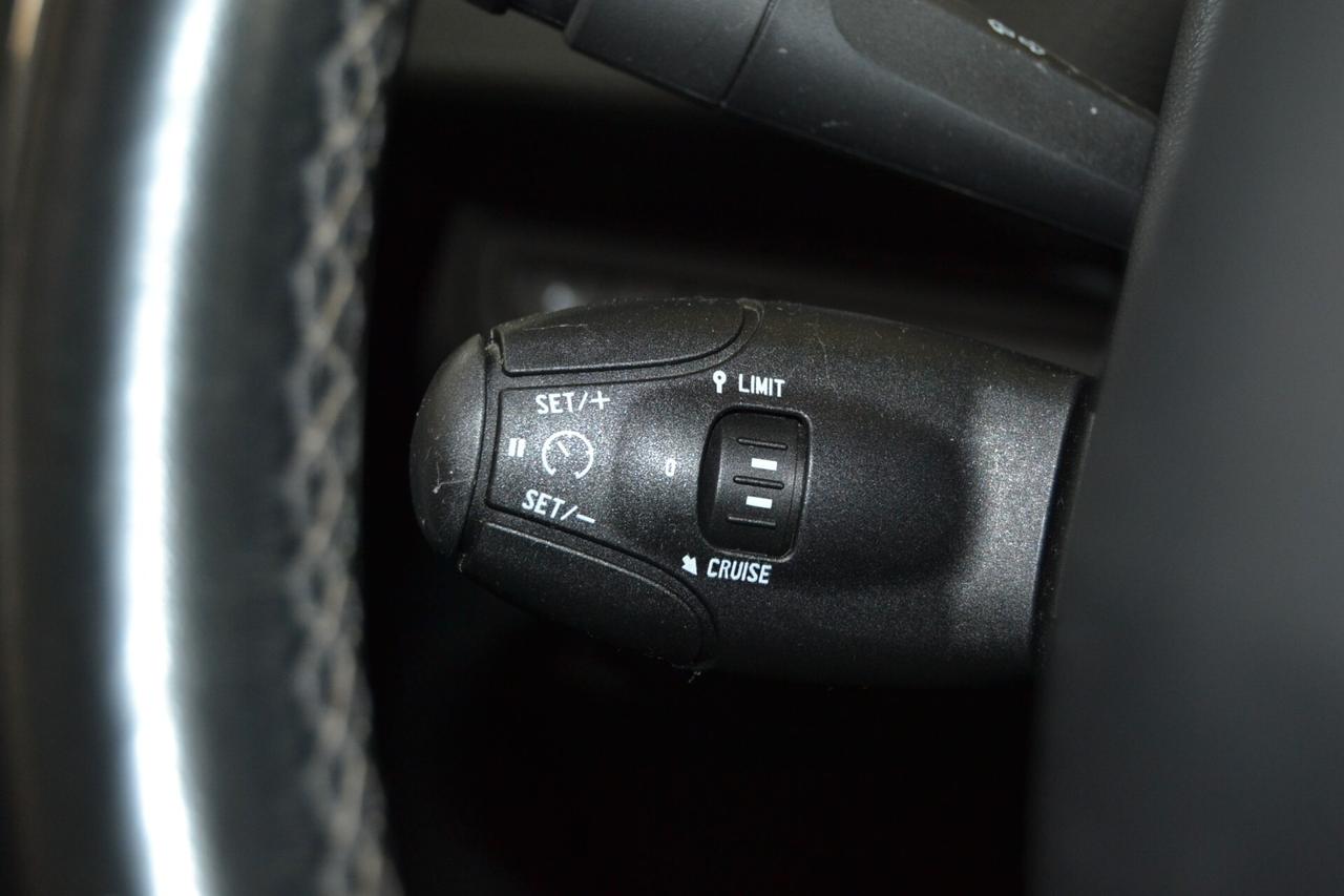 Peugeot 2008 1.6 BlueHDi Allure Navi/Cruise/KMDOC