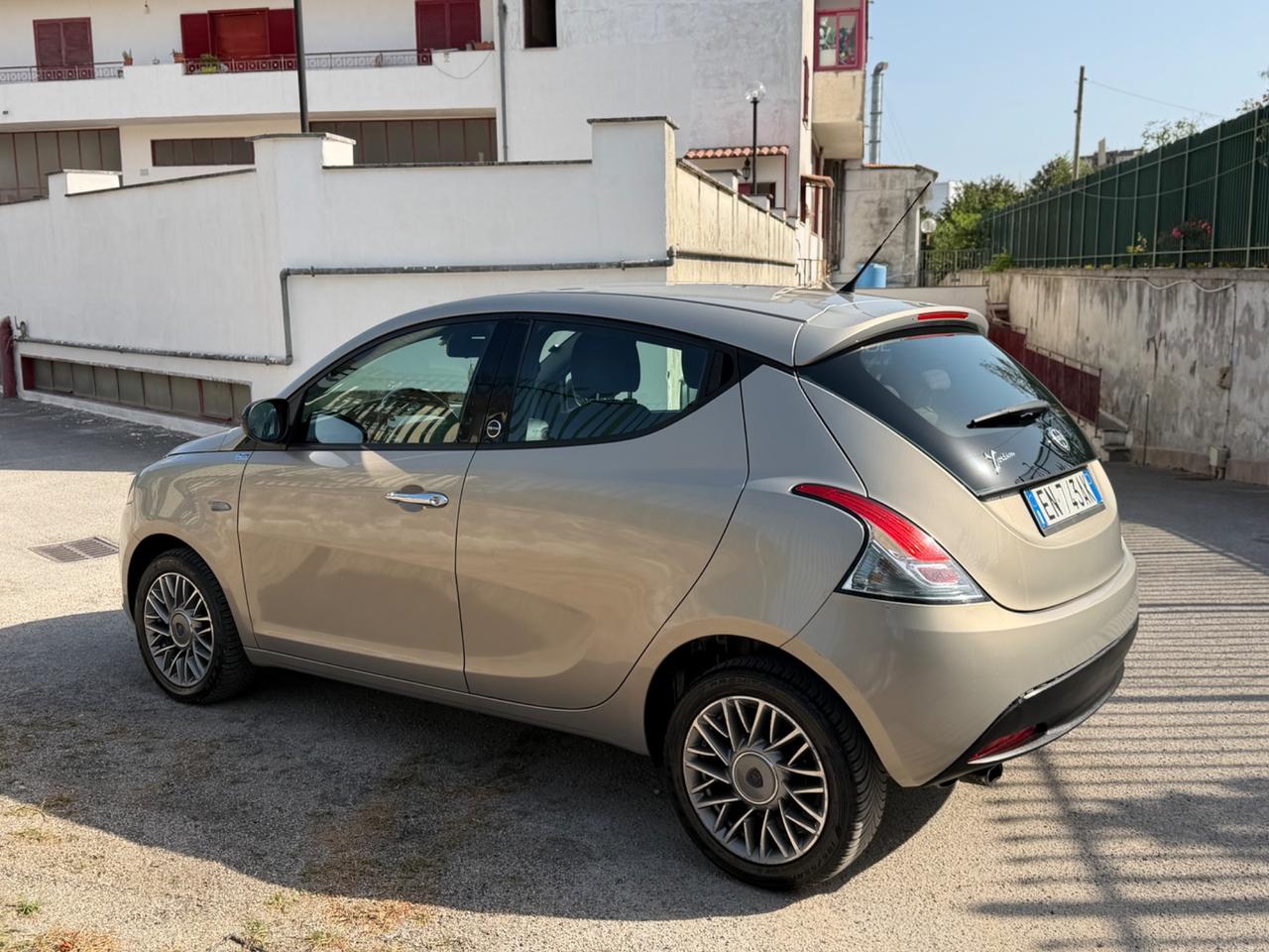 Lancia Ypsilon ecochic GPL