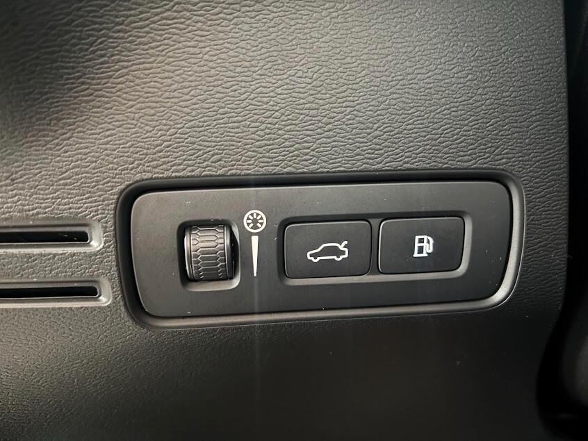 Volvo XC40 T5 Recharge Plug-in Hybrid Inscription Expression IVA ESPOSTA