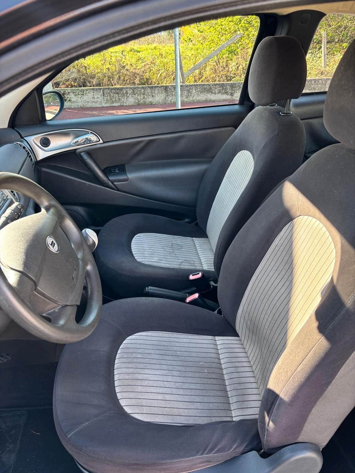 Lancia Ypsilon 1.3 MJT 75 CV Argento