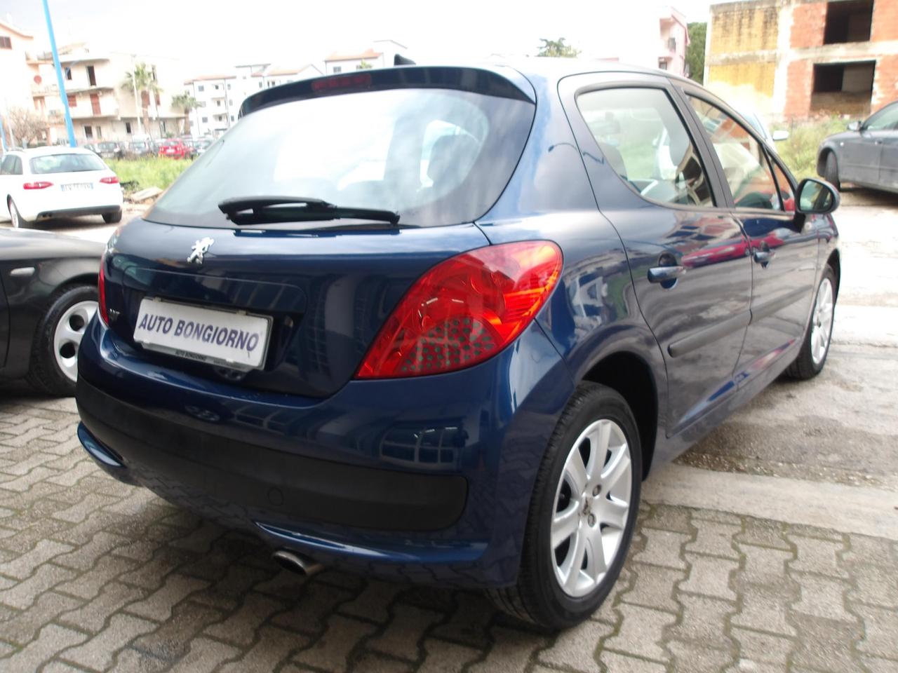 Peugeot 207 5 Porte 207 5p 1.6 hdi 16v XS