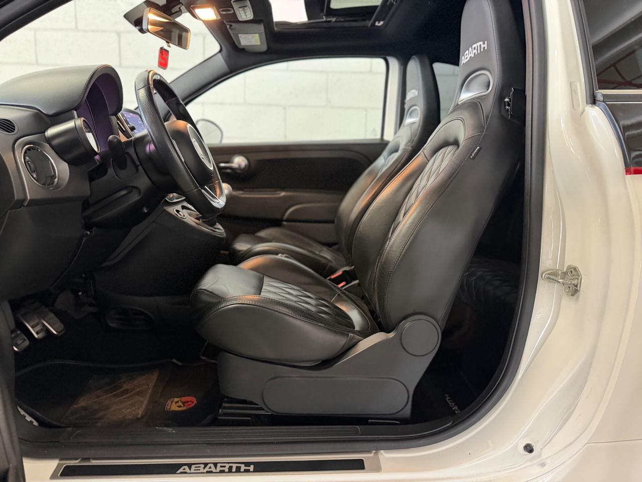 Abarth 595 1.4 Turbo T-Jet 165 CV Scorpioneoro