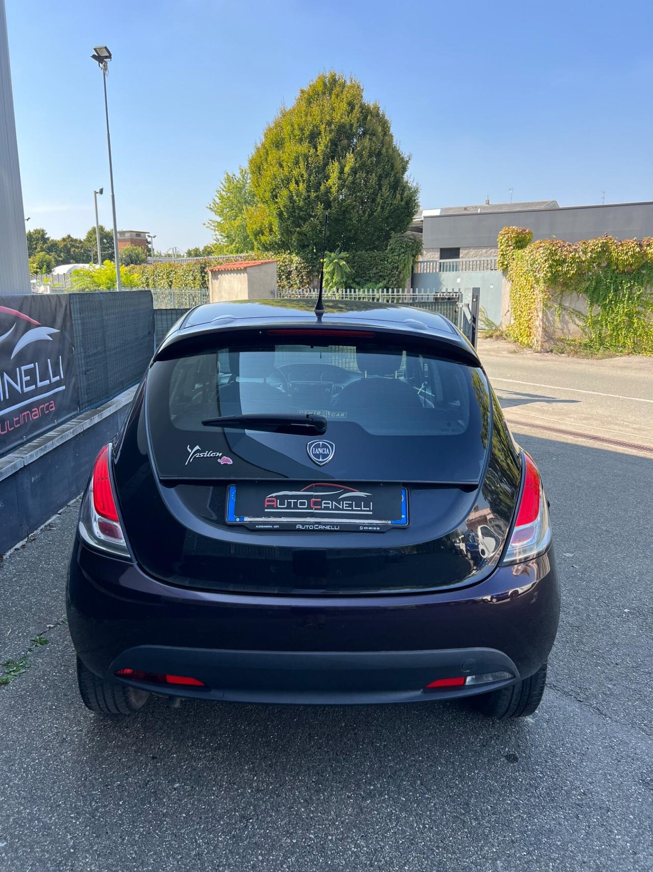 Lancia Ypsilon 1.2 69 CV 5 porte S&S Elefantino rosa
