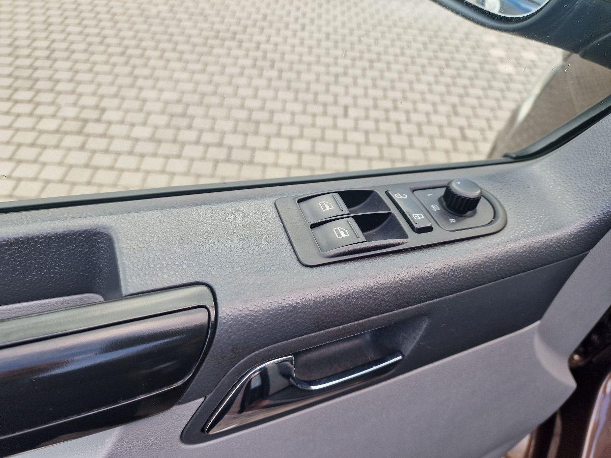 VOLKSWAGEN - Caravelle T5 4MOTION 8 POSTI