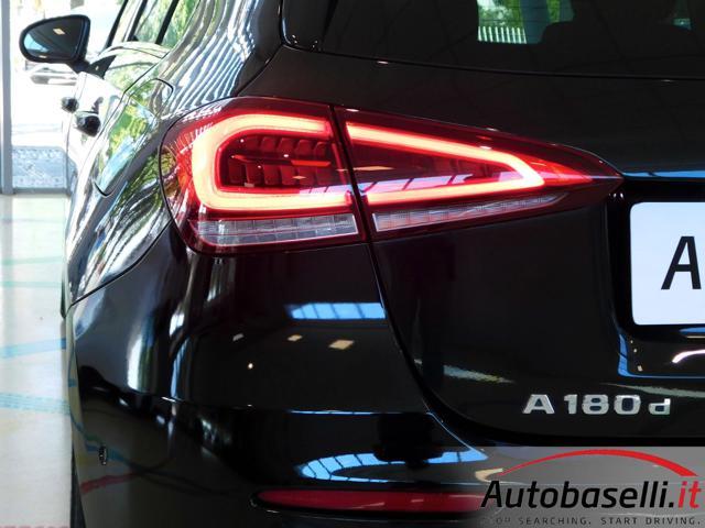 MERCEDES-BENZ A 180 D SPORT TECH PACK NIGHT PACK 8G-DCT