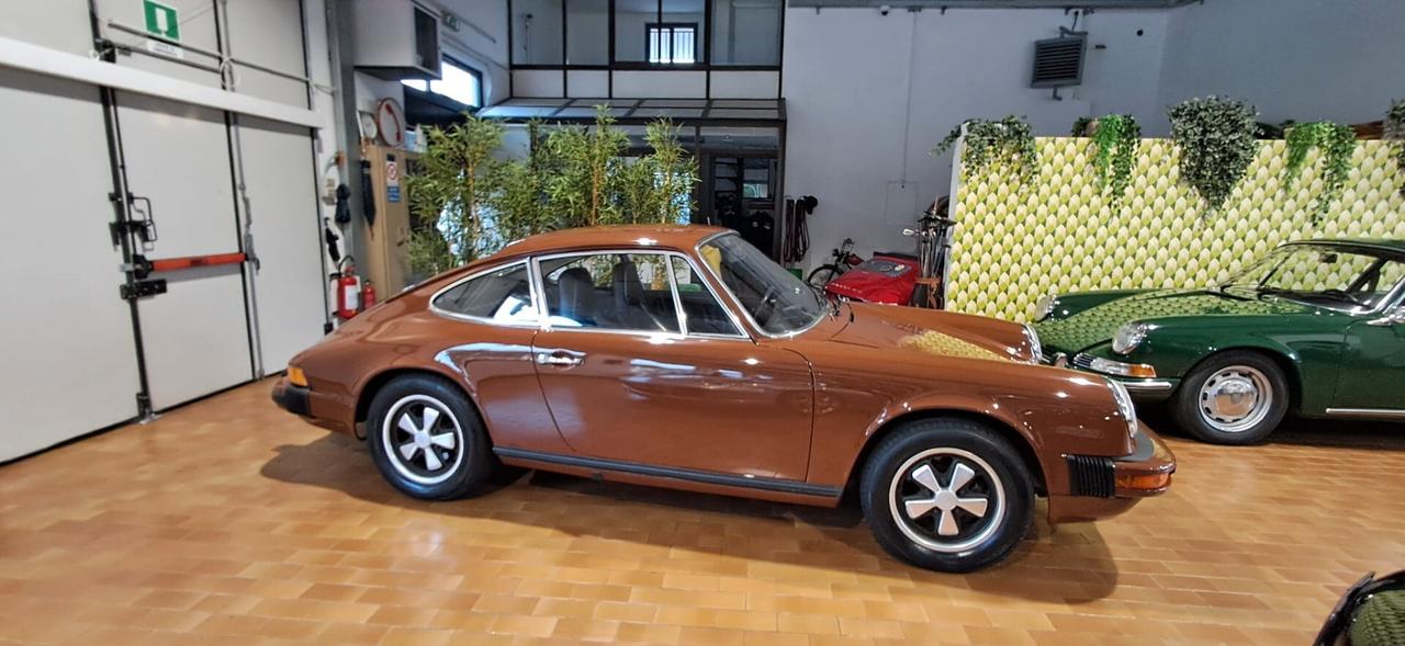 Porsche 911 2.7 Book Italia ASI oro Conservatissima