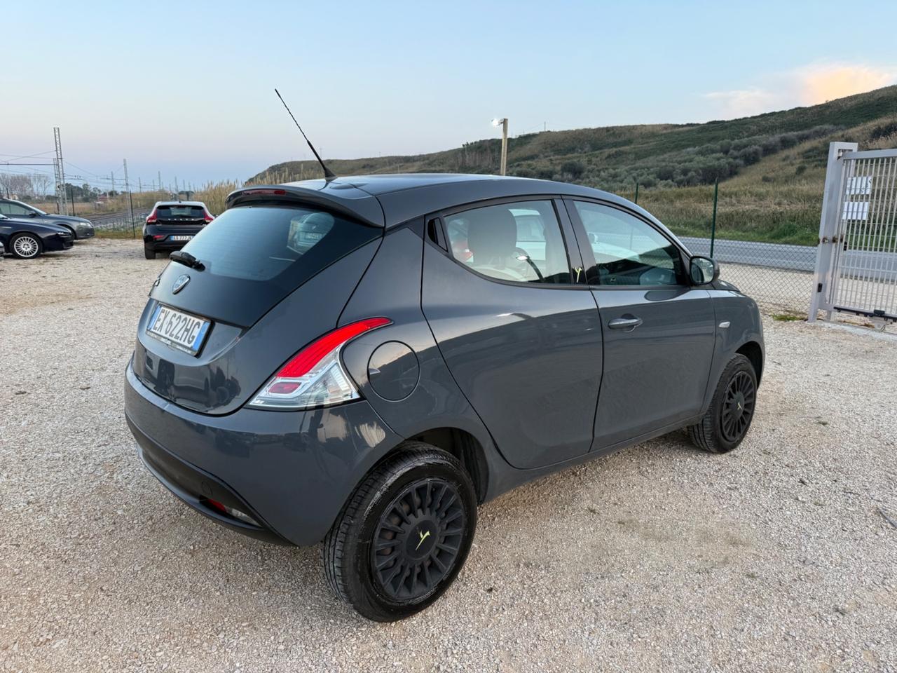 Lancia Ypsilon 2015 0.9 TwinAir Metano PERMUTE