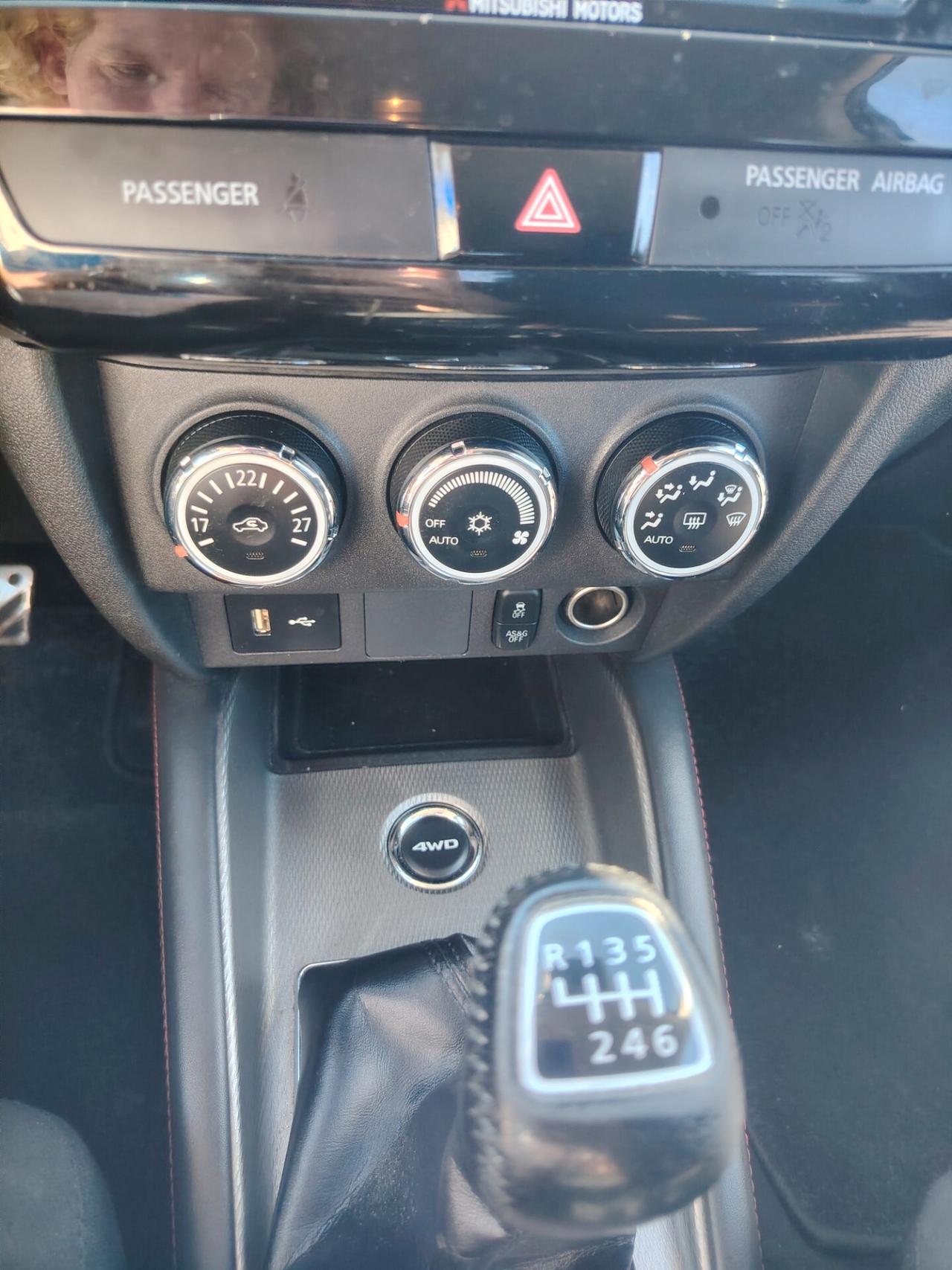 Mitsubishi ASX 1.6 DI-D 114 CV 4WD Instyle Navi- 4x4