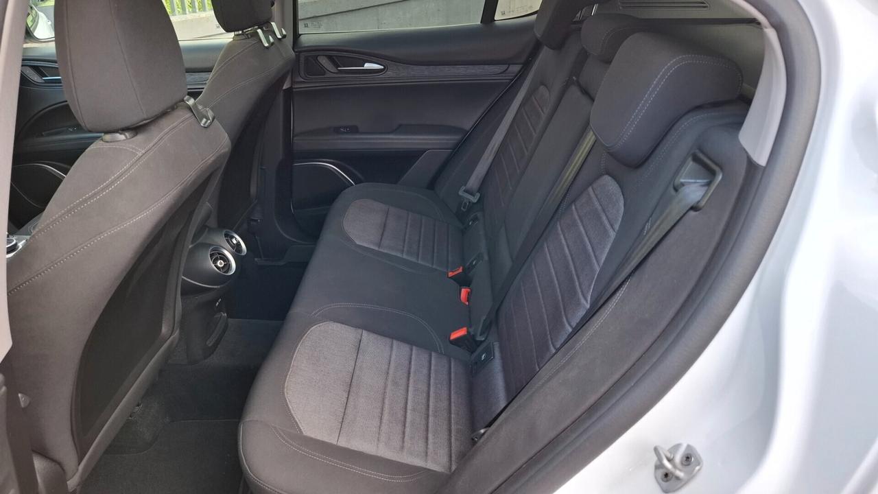 Alfa Romeo Stelvio 2.2 Turbodiesel 190 CV AT8 Q4 Executive -TETTO APRIBILE-CERCHI DA 19